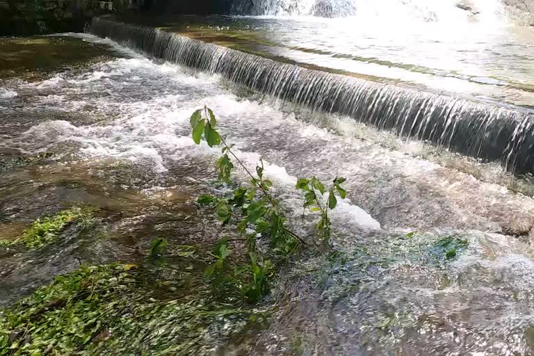 Chitradurga: Falls in the historic Chandravalli lake