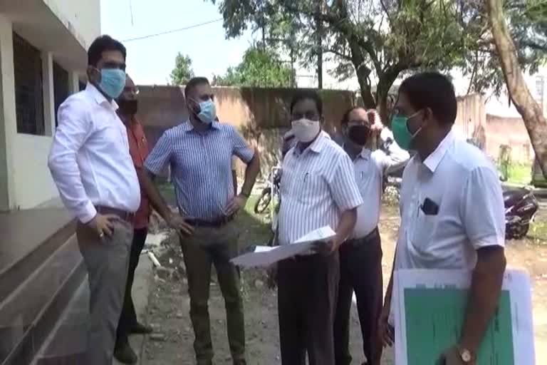 Bilaspur Collector inspected in Government English Medium Schools