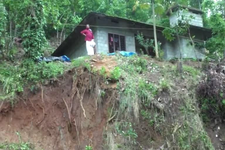 idukki news  flood news  ഇടുക്കി വാര്‍ത്തകള്‍  പ്രളയം വാര്‍ത്തകള്‍