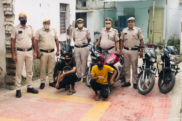 Jamia Nagar police arrested two accused in a case of theft