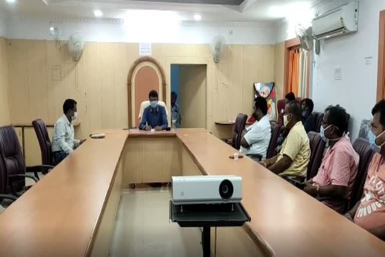 Bhanjanagar sub-district magistrate's meeting with bus and auto association