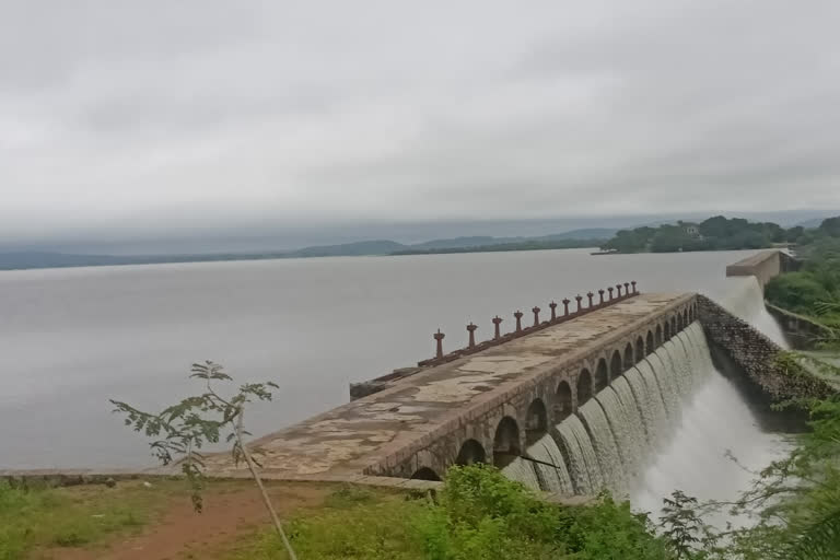 pochara project with full water at nagireddypeta in kamareddy district