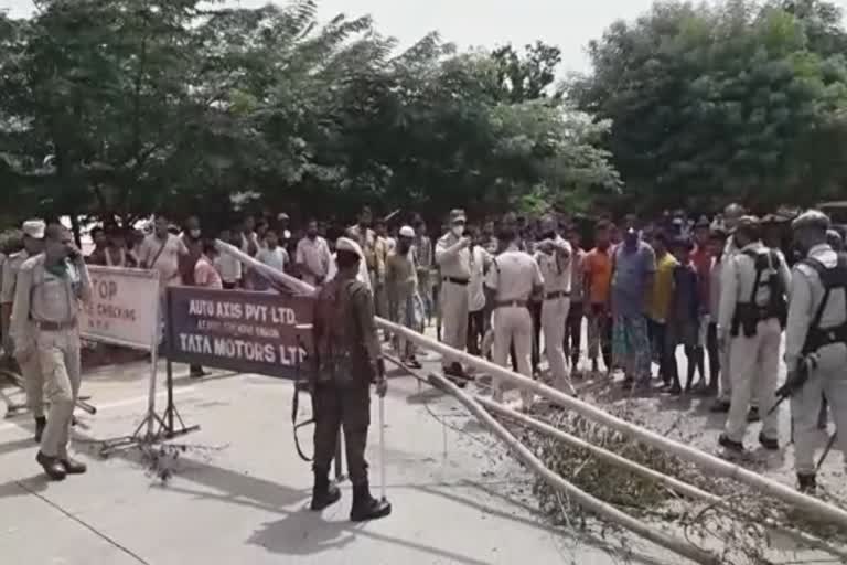 Road blocked at Nagaon due to an accident