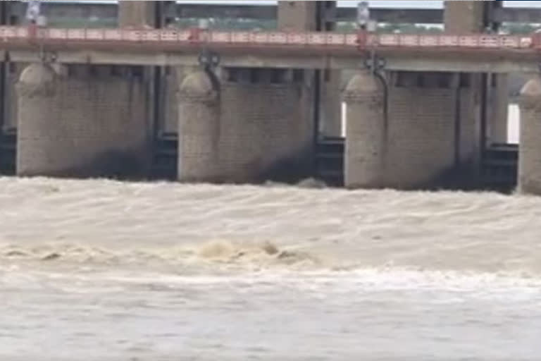 flood to prakasham barrage