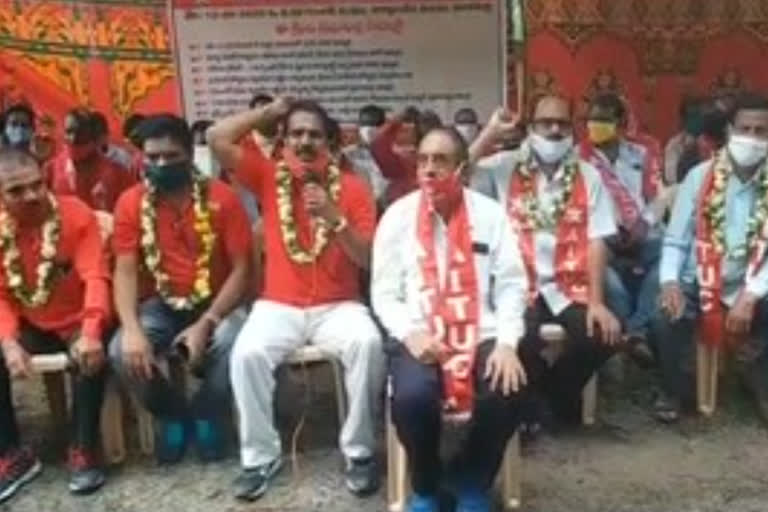 aituc leaders hunger strike for singareni employees demands in manchirial district