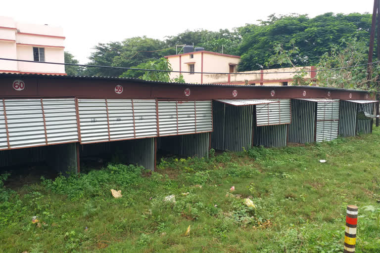 shop build for pavement shopkeepers in hazaribag