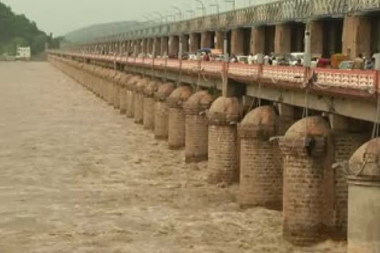 first-level-warning issued at prakasham barrage