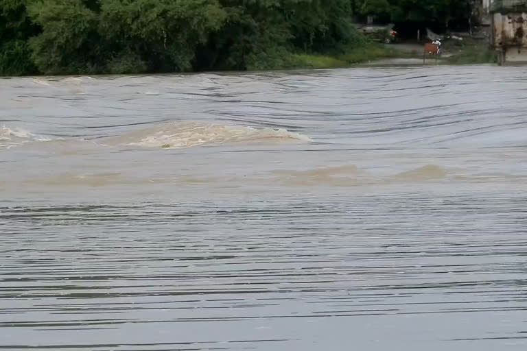 heavy water flow to kundu river