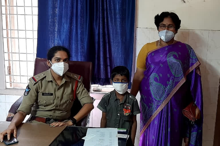 A seven-year-old boy who went missing from home and wandered the streets was taken by the Guntur Kottapet police to the child's grandfather within 6 hours.