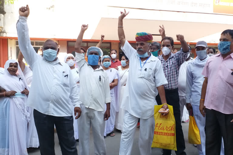 Ajmer news, Medical Assistant Worker Protested, Protests continue