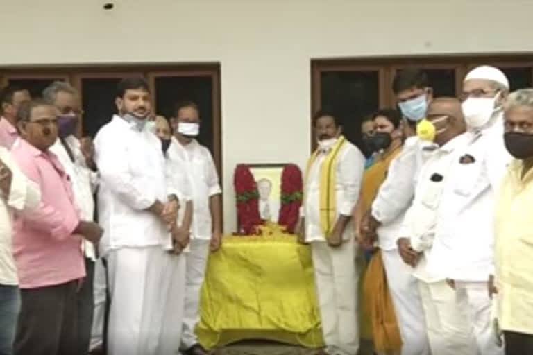 tdp leaders paying tribute