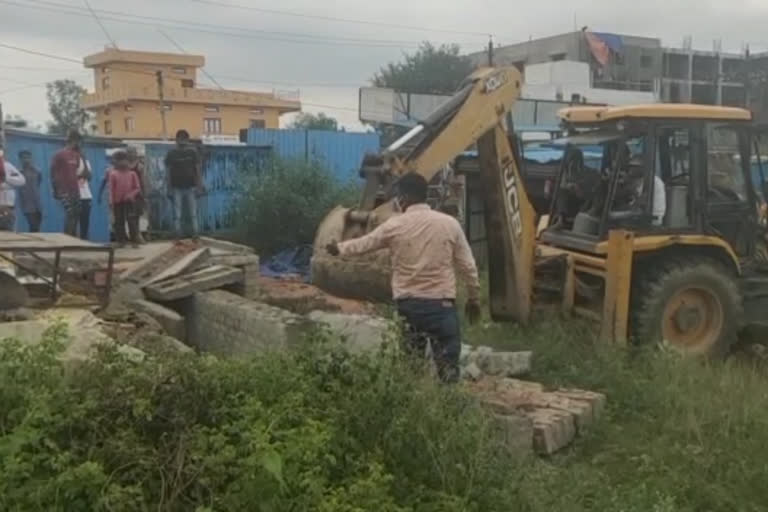 nagarnigam action on illegal encroachment in ambikapur