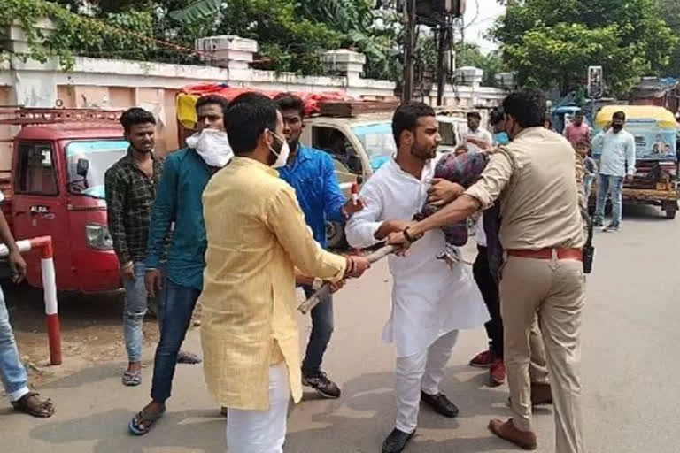 protest in varanasi.