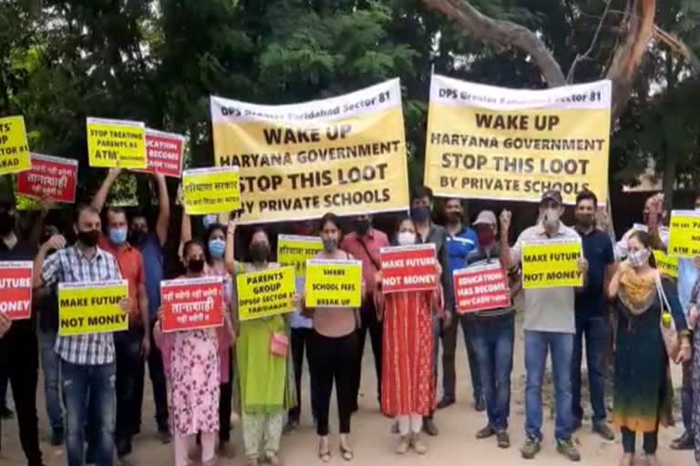 DPS School Parents protest in Faridabad