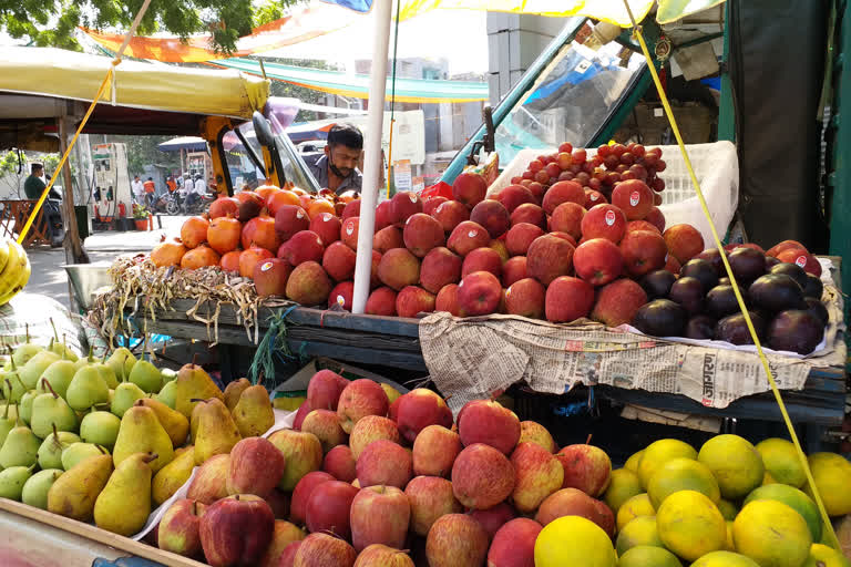 fruit rate hike Delhi