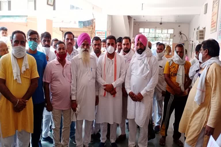 bjp party workers violate social distance in seva saptah program kaithal