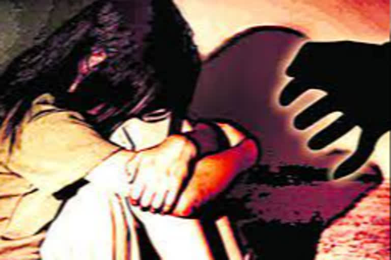 old man tried to rape girl at medikonduru