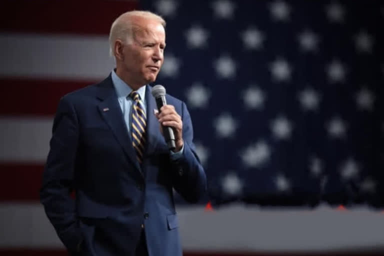 Biden says he trusts vaccines and scientists, not Trumpg