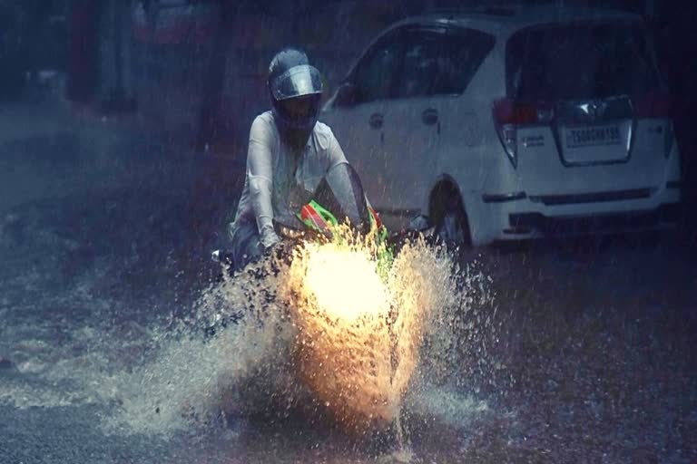 Two killed as heavy rains lash Hyderabad