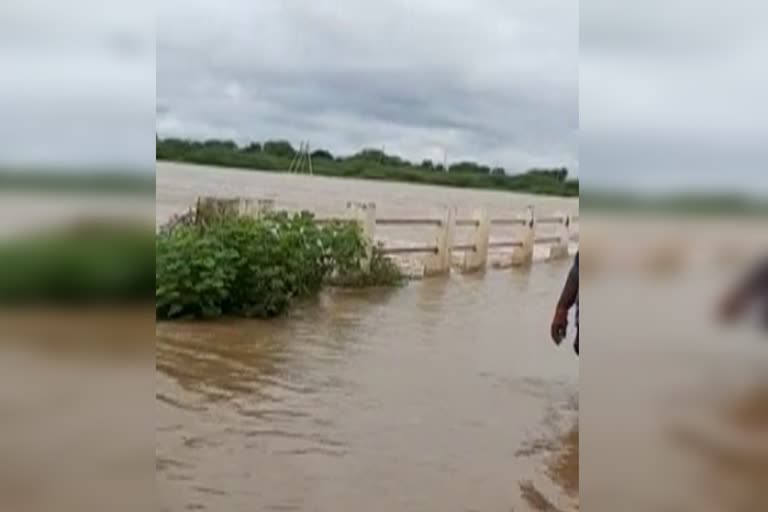 heavy-rain-fall-in-part-of-kalburgi-kagina-bridge-submerged