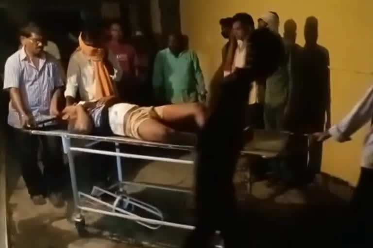 youth injured in knife attack at chandrapur village in amravati