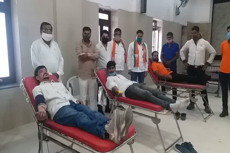 BJP donate blood on PM's birthday