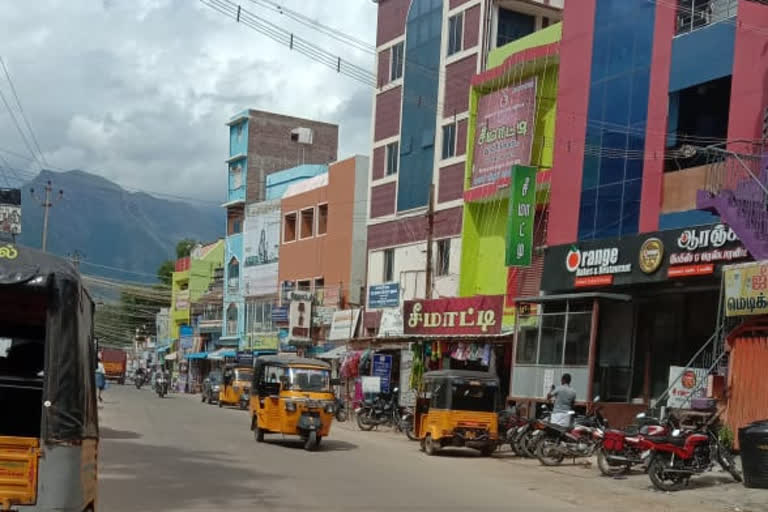 കൊവിഡ്  കൊവിഡ് ആശങ്കകള്‍ ഒഴിയാതെ തമിഴ്‌നാട്ടിലെ അതിര്‍ത്തി ജില്ലകള്‍  തമിഴ്‌നാട്ടിലെ അതിര്‍ത്തി ജില്ലകള്‍  Kerala-Tamil Nadu border districts without Covid concerns  Kerala-Tamil Nadu border districts  Covid concerns