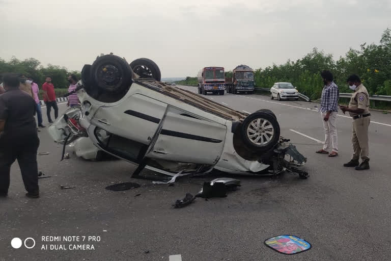 car met with accident at outer ring road and five injured in  hyderabad.