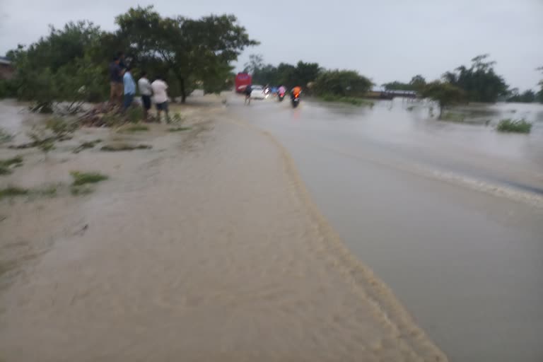 Flood near NH 15 Dhemaji assam etv bharat news