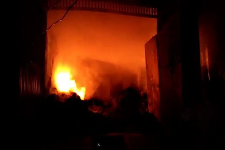 fire in factory in dholpur,  fire incident in dholpur