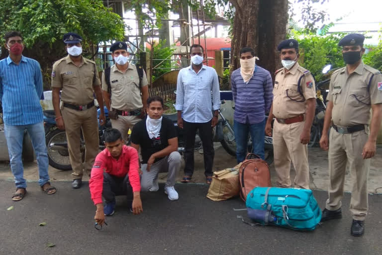 ramagundam rpf police seized ganja in ap express in peddapalli district