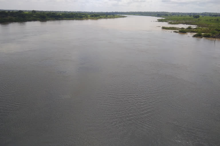 flood coming to singuru project in sangareddy district