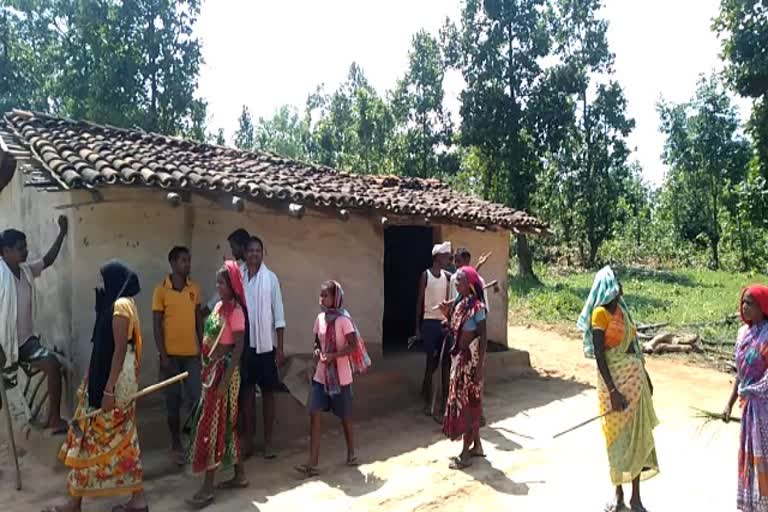 uproar-by-villagers-for-wrongly-giving-forest-lease