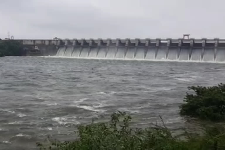 All 27 gates of Jayakwadi dam have been opened