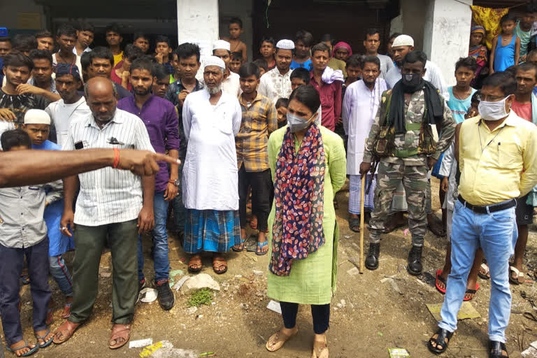 villagers create ruckus in giridih over water logging on the road