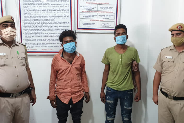 Delhi police arrested 2 snatchers in Jaitpur