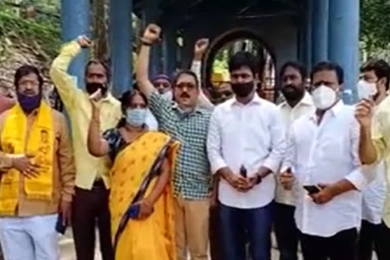 tdp leadres protest at simhadri