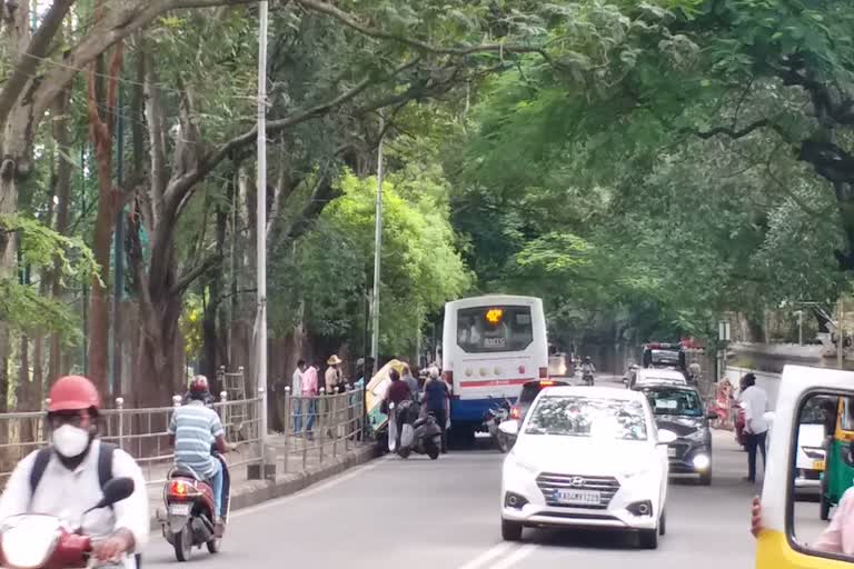 Auto hit to bus, bike in front of CM's home office krishna: injured transported to hospital