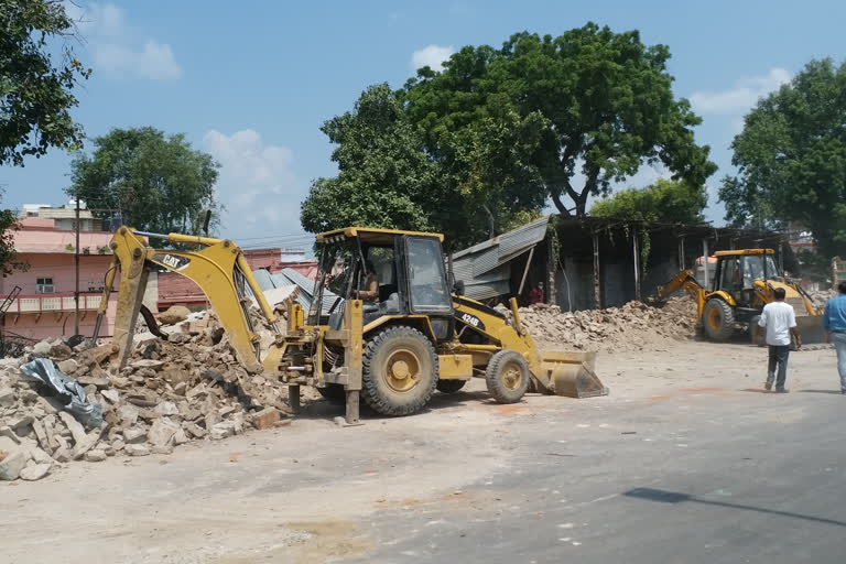 यूआईटी ने हटाया अतिक्रमण, UIT removed encroachment