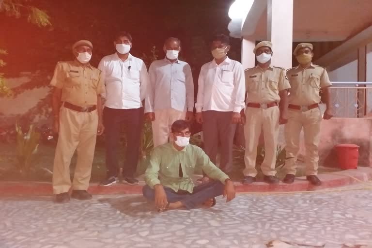 car driver arrested with illegal weapon, car driver arrested in churu