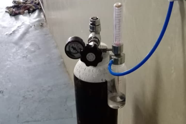 hingoli distirict colletor ruchesh jaivanshi on oxygen cylinder supply