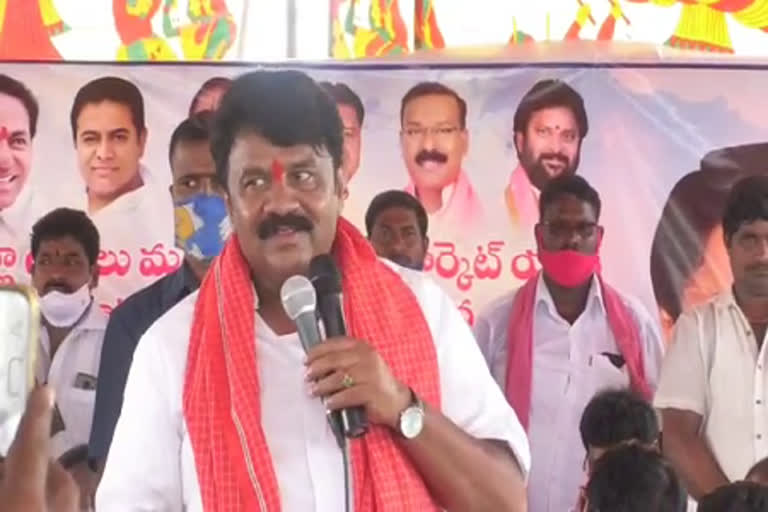 కులవృత్తులను ప్రోత్సహించడమే సీఎం కేసీఆర్ లక్ష్యం: తలసాని