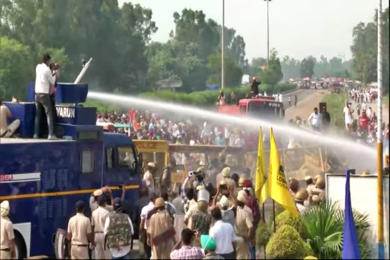 Police use water cannon to disperse Youth Congress