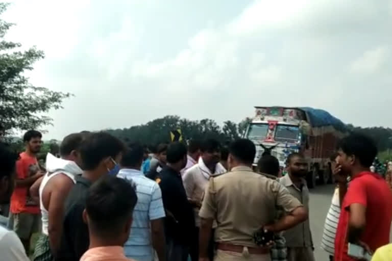 road accident in pratapgarh