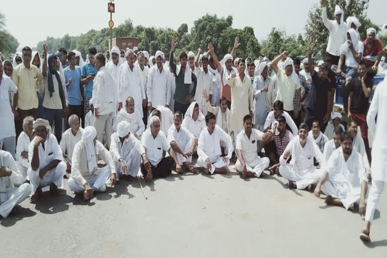 farmers jam sonipat bypass against agricultural ordinances