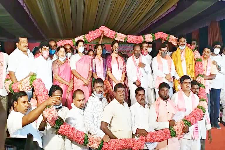 minister sabhitha indrareddy attend to chevella agriculture morket committee oath ceremony