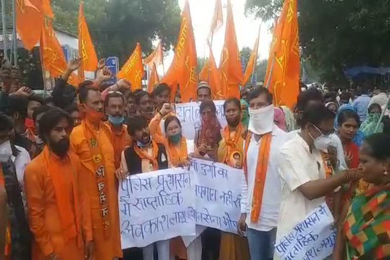 shiv sena's demonstration regarding navratri guidelines