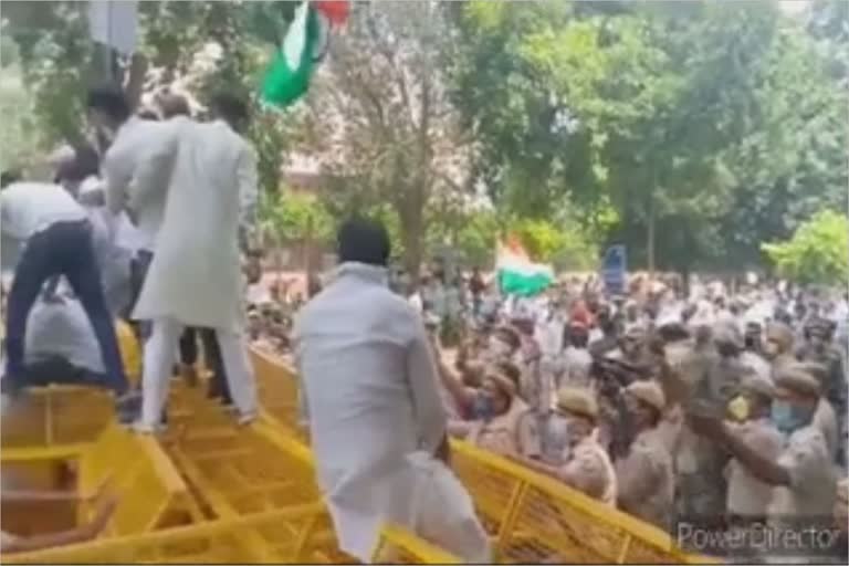 protest outside parliament against the farmers' bill