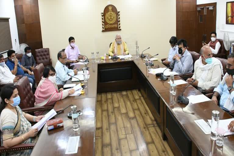 cm manohar lal and dushyant chautala meeting with grain traders and rice millers