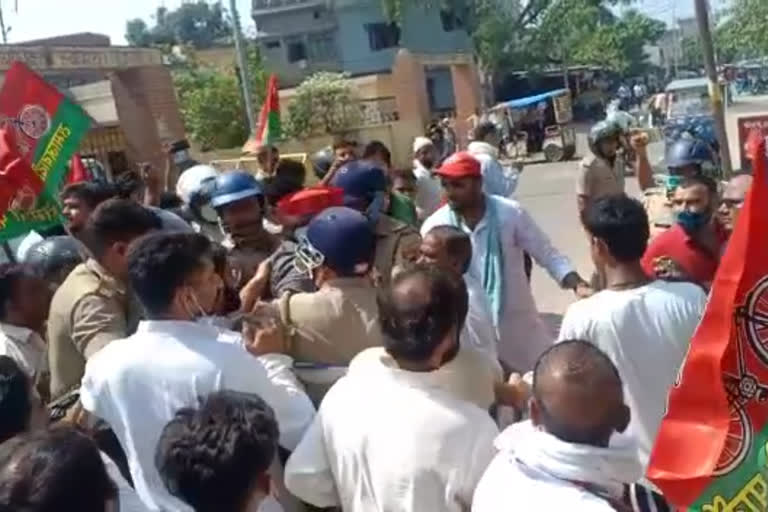 Samajwadi Party members detained by police In Bijnor